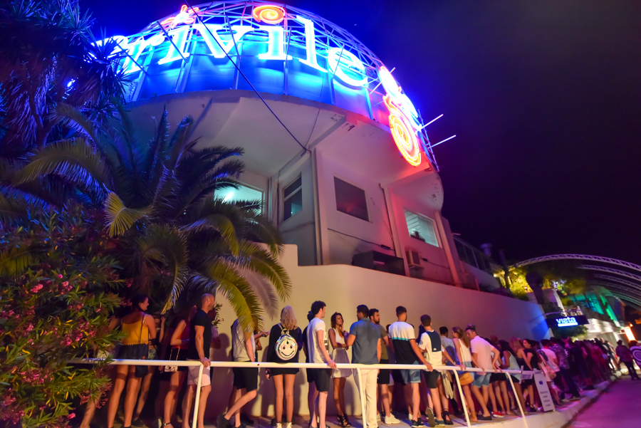 Solid_Groove_opening_essentialIbiza2016_by_Andrei_Oprescu-001