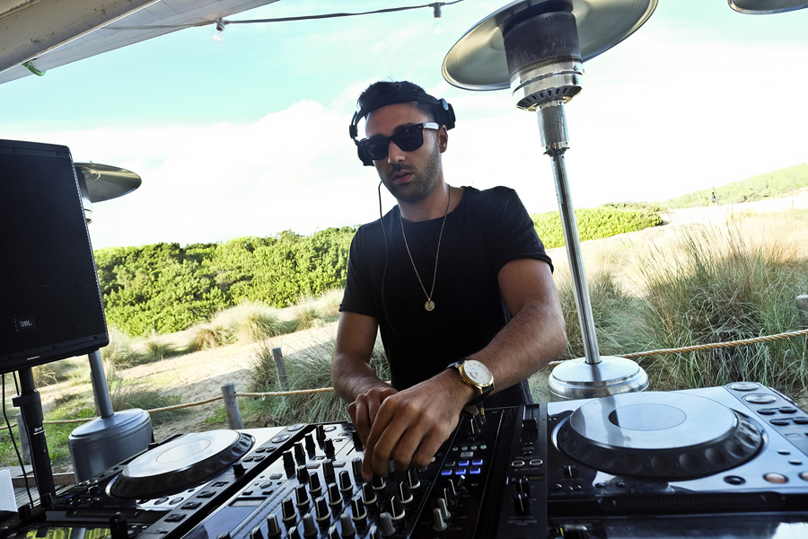 el chiringuito de cala nova closing by la skimal