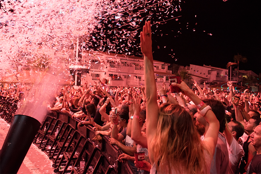Ushuaia_Opening_Essentialibiza_2017_by_Tamara_Sini_018