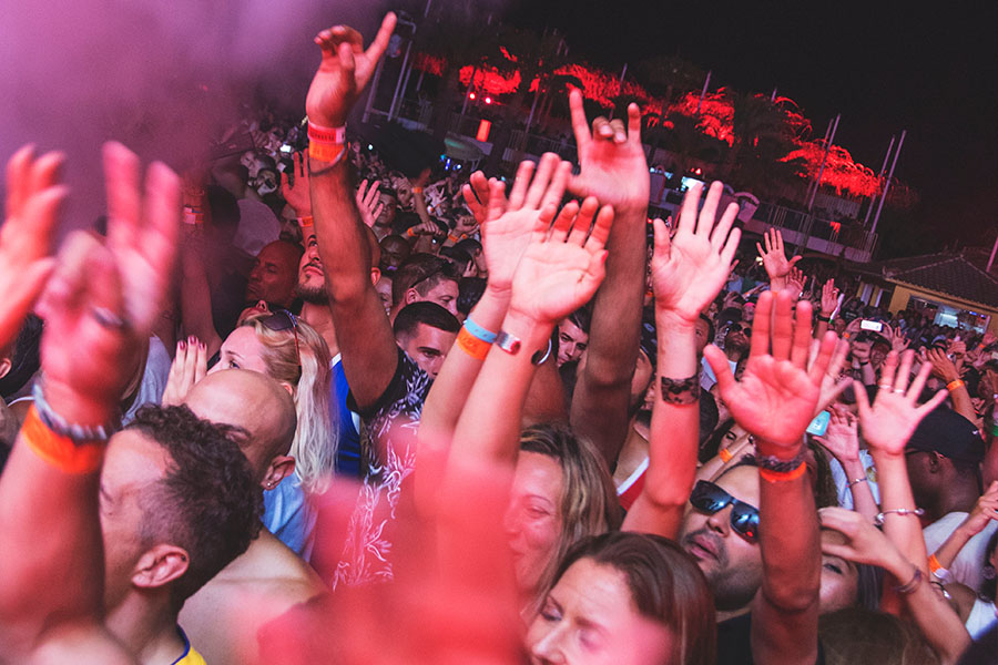 Ushuaia_Ants_Opening_Essentialibiza_2017_by_Tamara_Sini_018