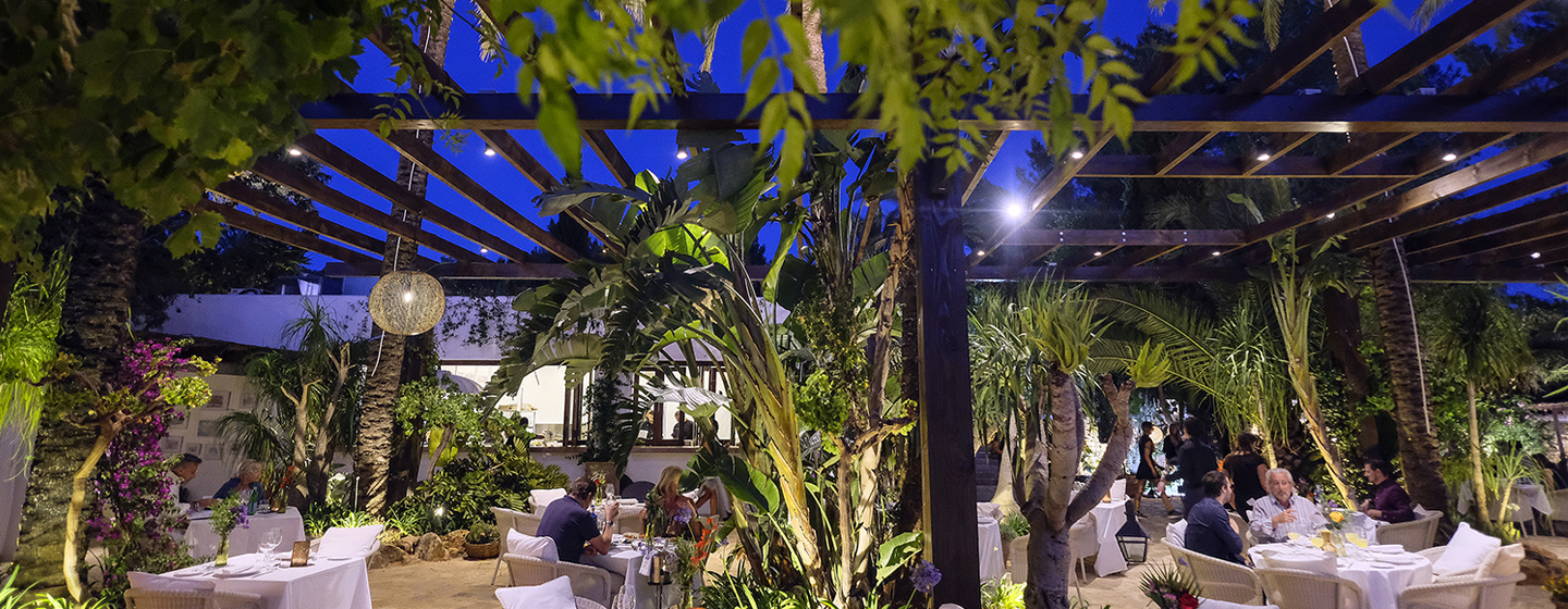 aztaro opening restaurant by la skimal