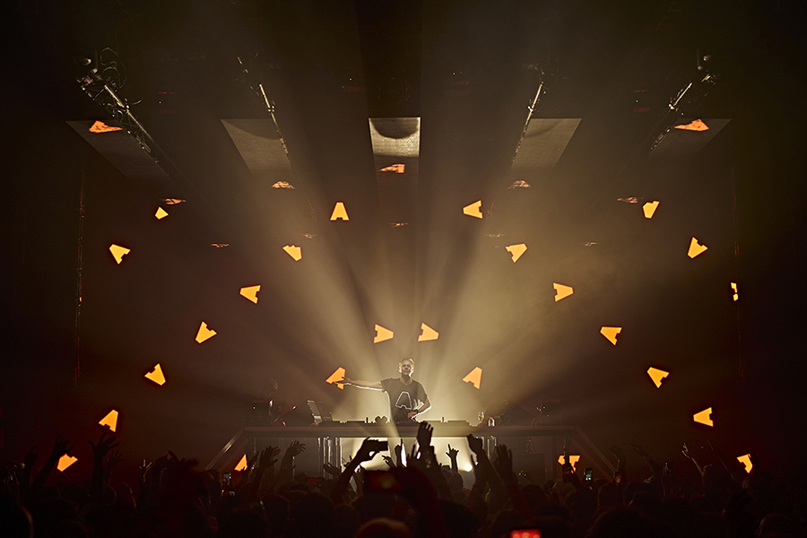 Armin Van Buuren ESSENTIALIBIZA 2019 010